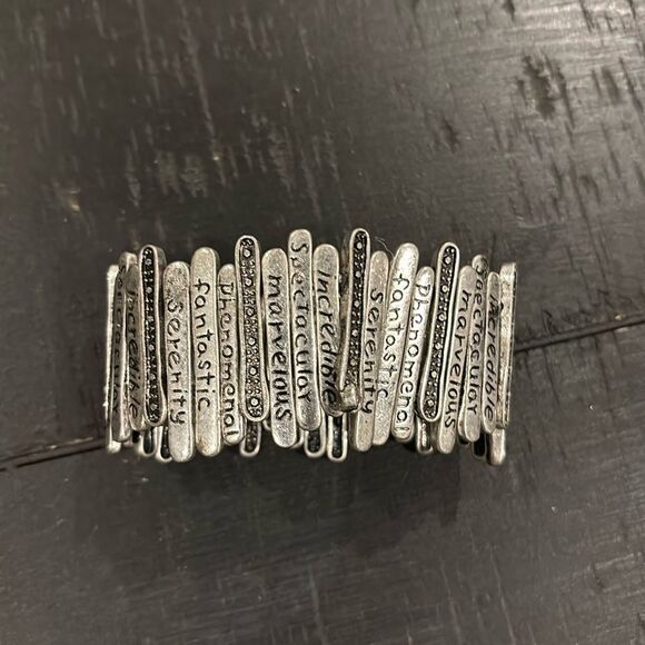 Encouraging Positive Word Stretch Bracelet Incredible Serenity Sayings Gift​​ - Picture 1 of 6